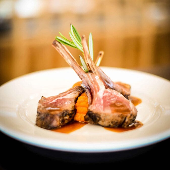 Top 5 Amazing Restaurants in Harbour Island for Culinary Joy!