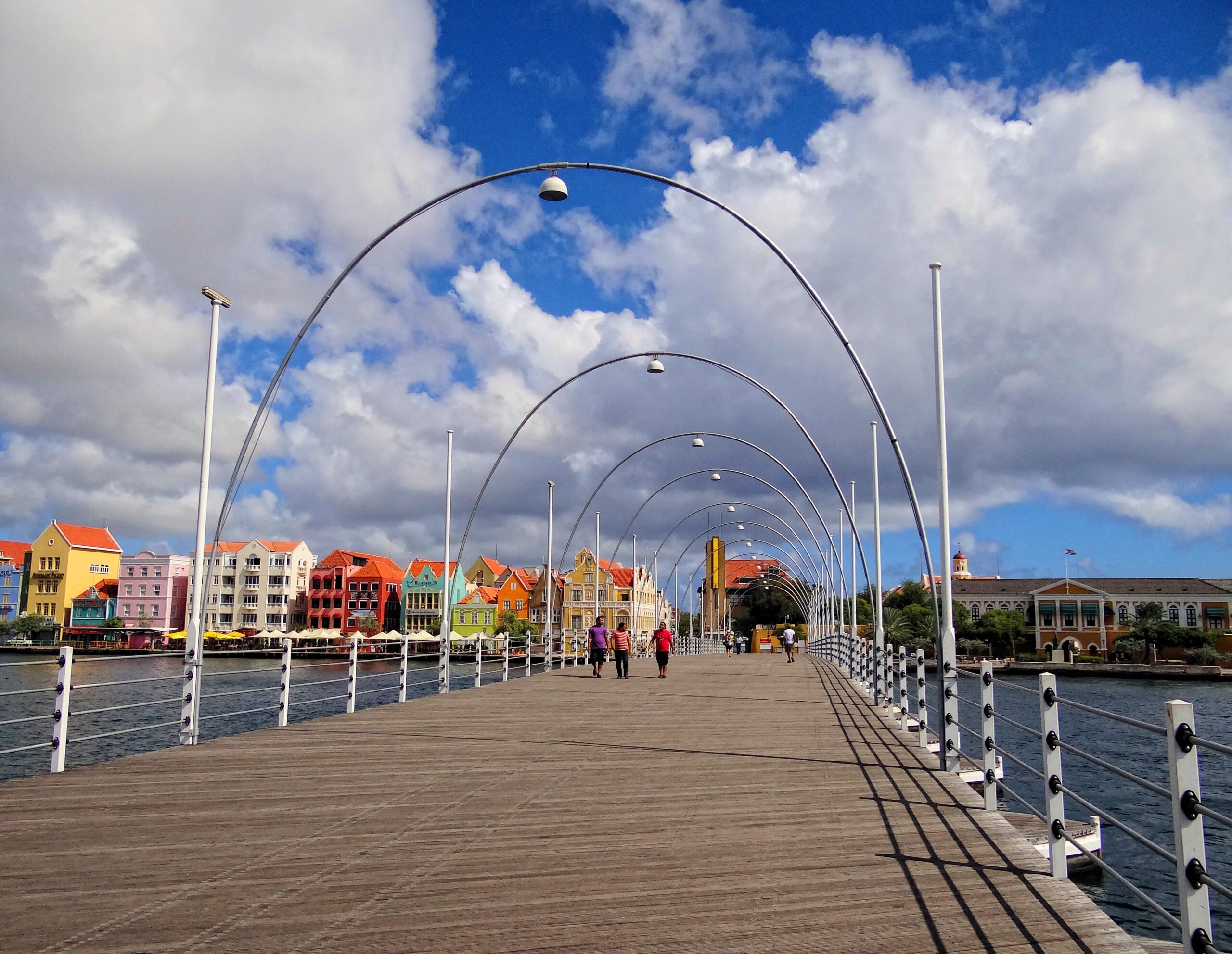 Curacao-Queen-Emma-Bridge-scaled.jpg