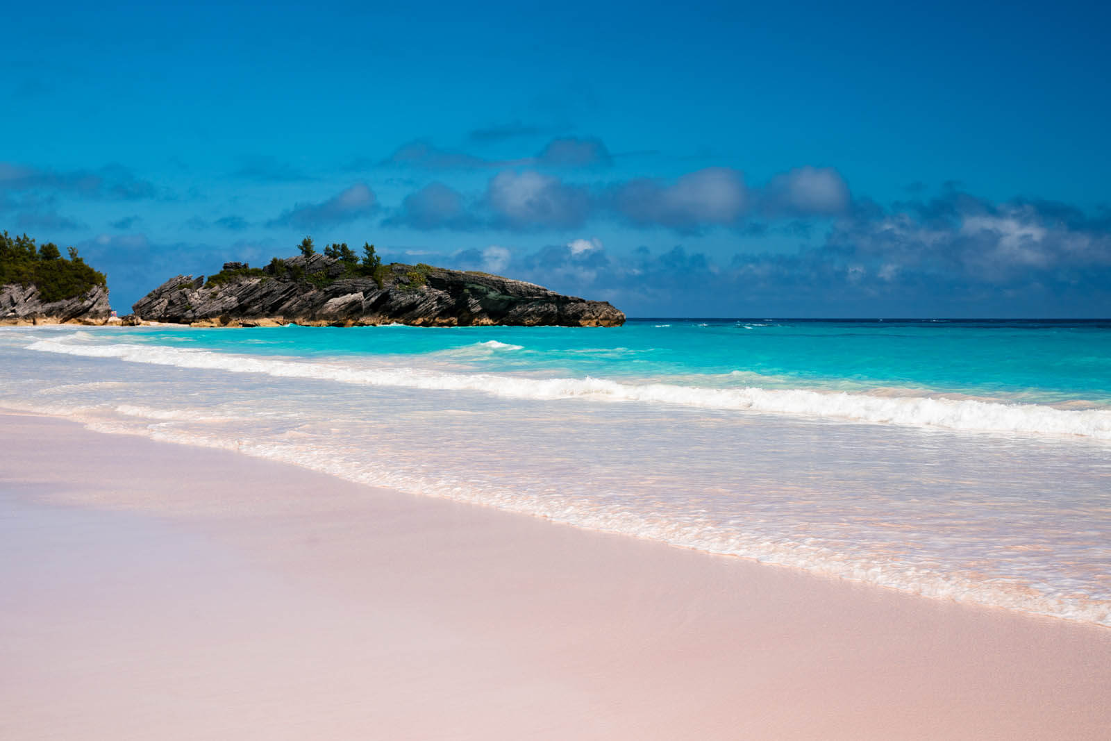 Horseshoe-Bay-Beach-the-most-famous-pink-sand-beach-in-Bermuda.jpg