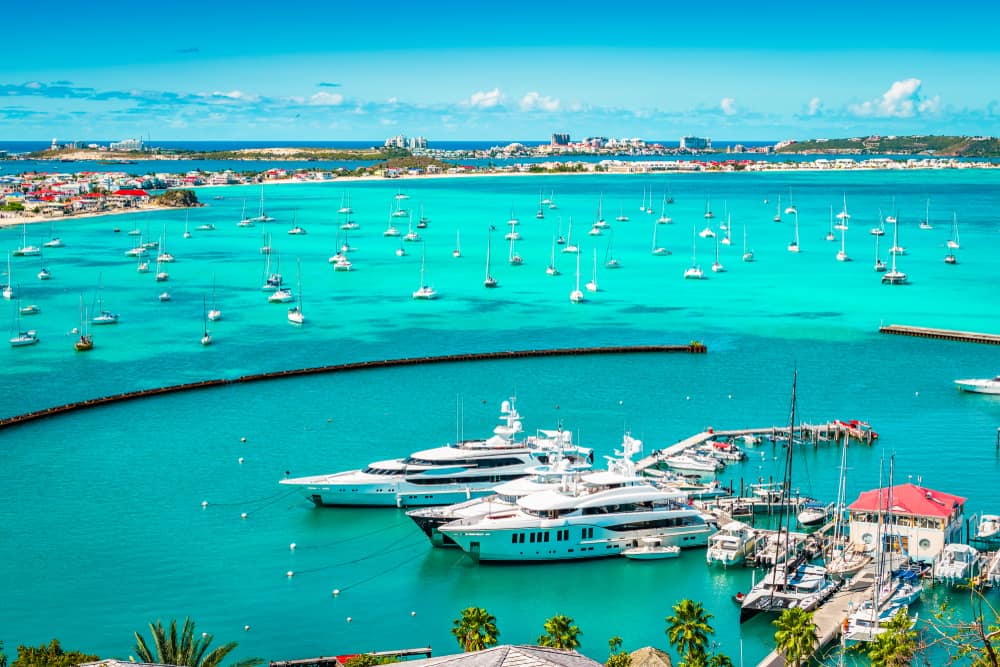 Marigot-Bay-Port.jpg