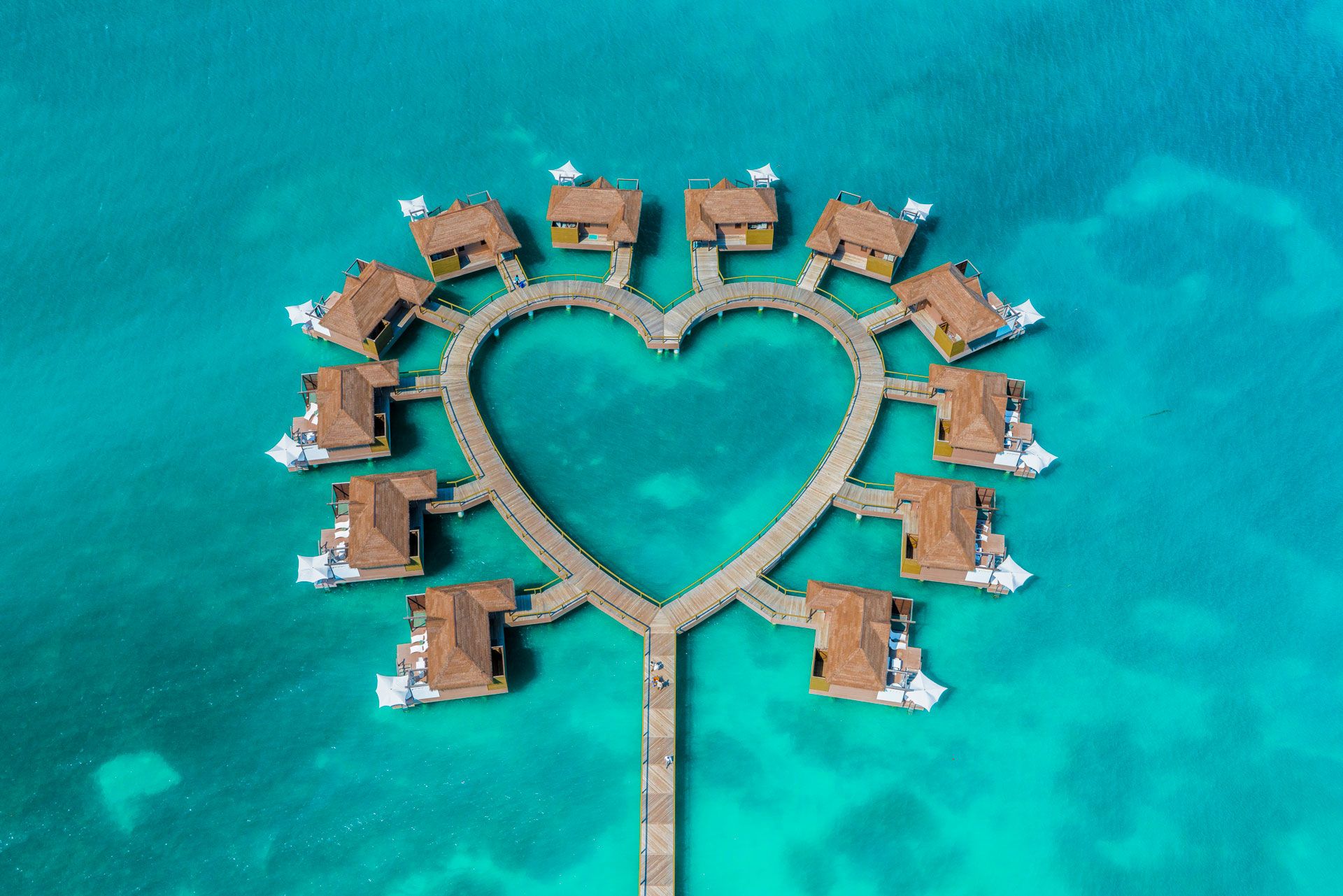 jamaica-honeymoon-suites-overwater-2.jpg