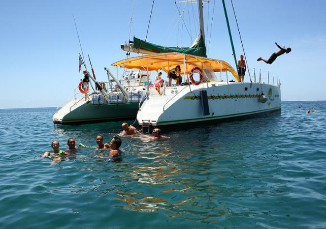 journee-en-catamaran-cote-nord-martinique-ceetiz.jpg