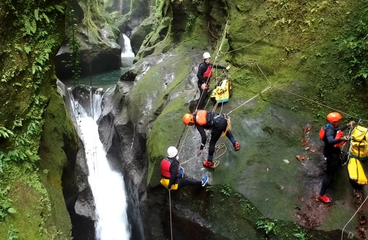 extreme dominica canyoning adventure 6