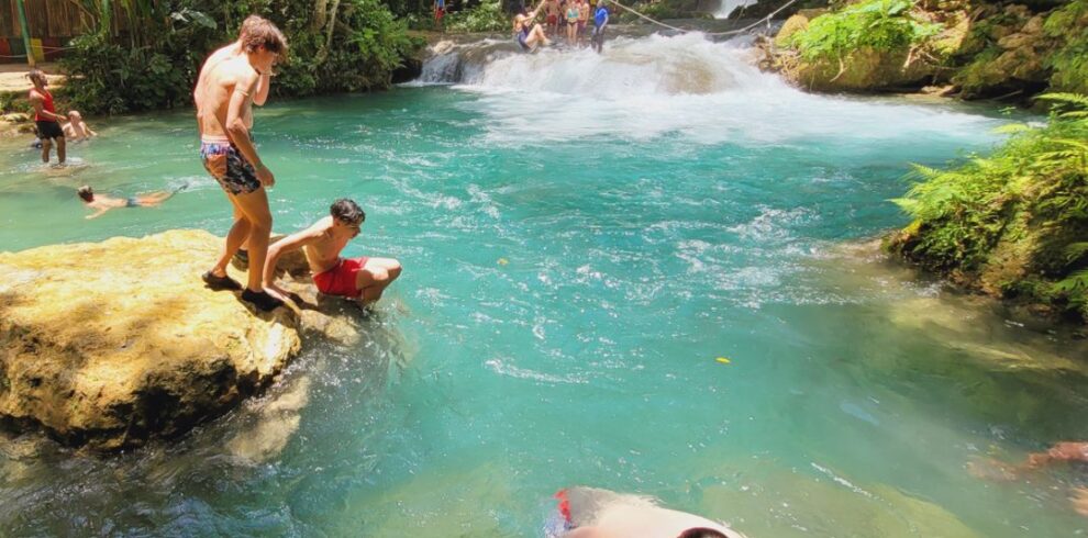 Dunns Falls Tubing 1080x675 1