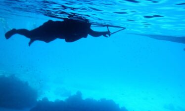 Blue Room and Beach Tour Curacao by Speedboat