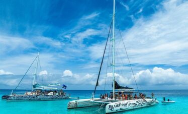 Klein Curacao Day Trip with Premium Open Bar and BBQ-Lunch