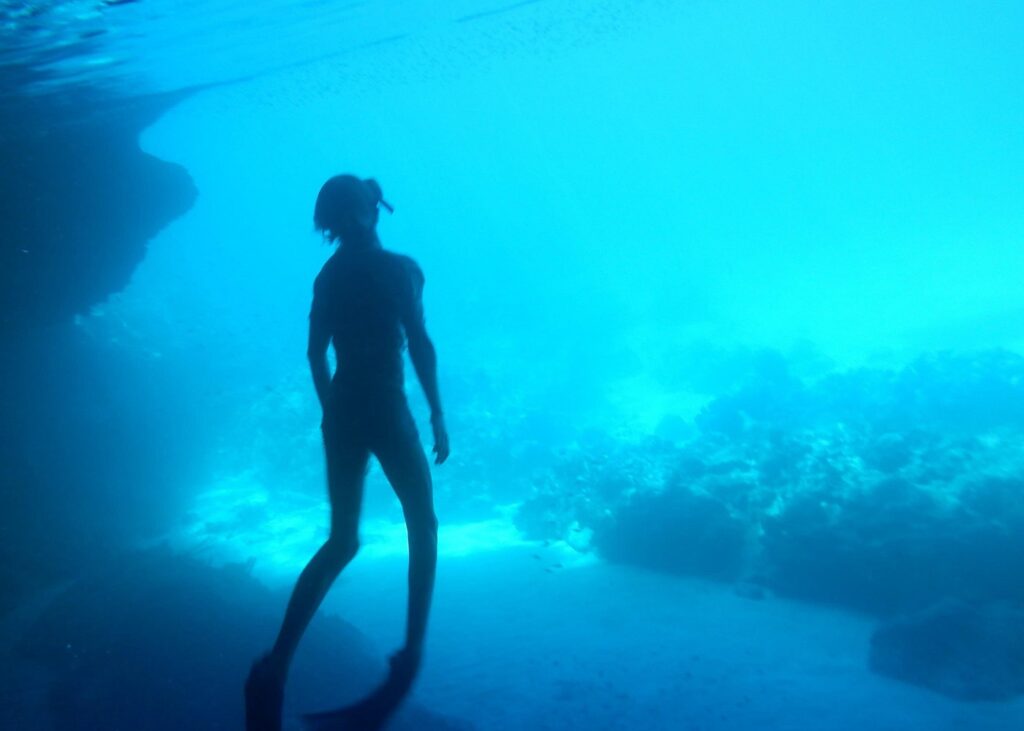 Blue Room and Beach Tour Curacao by Speedboat